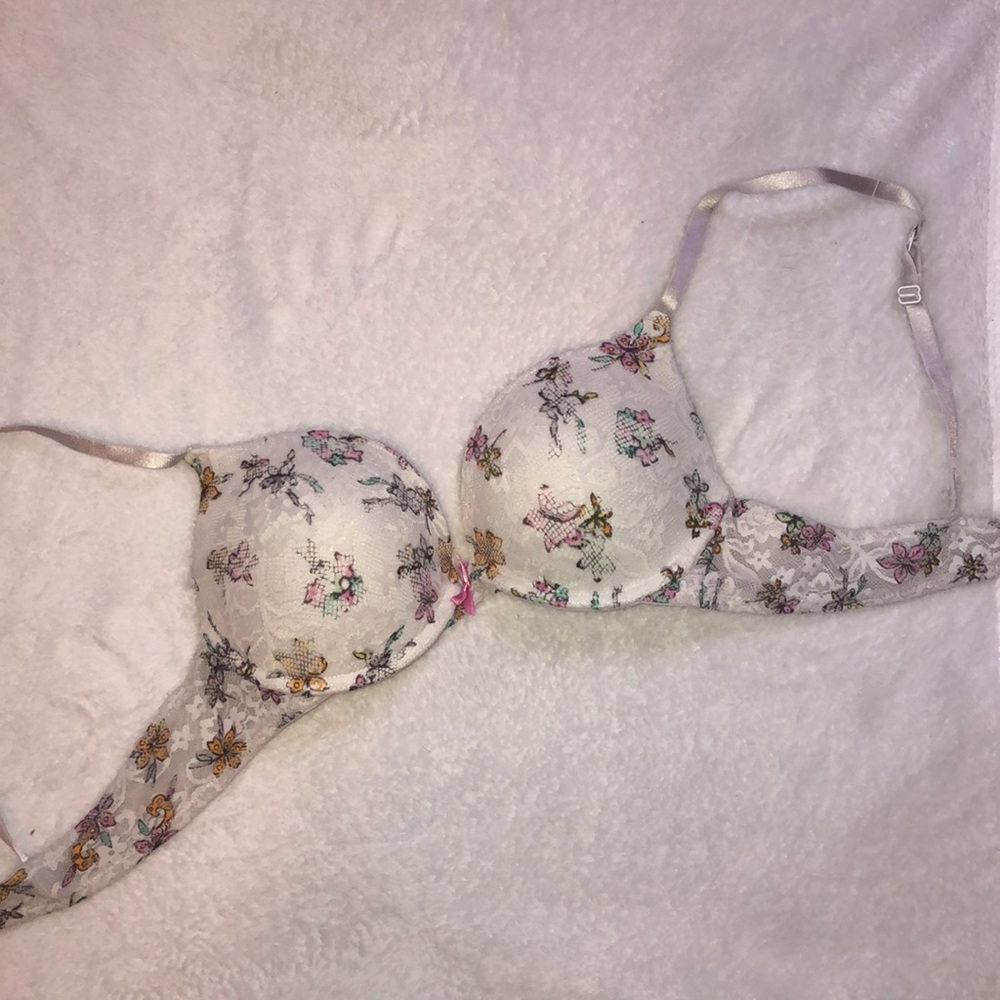 White flower lace bra